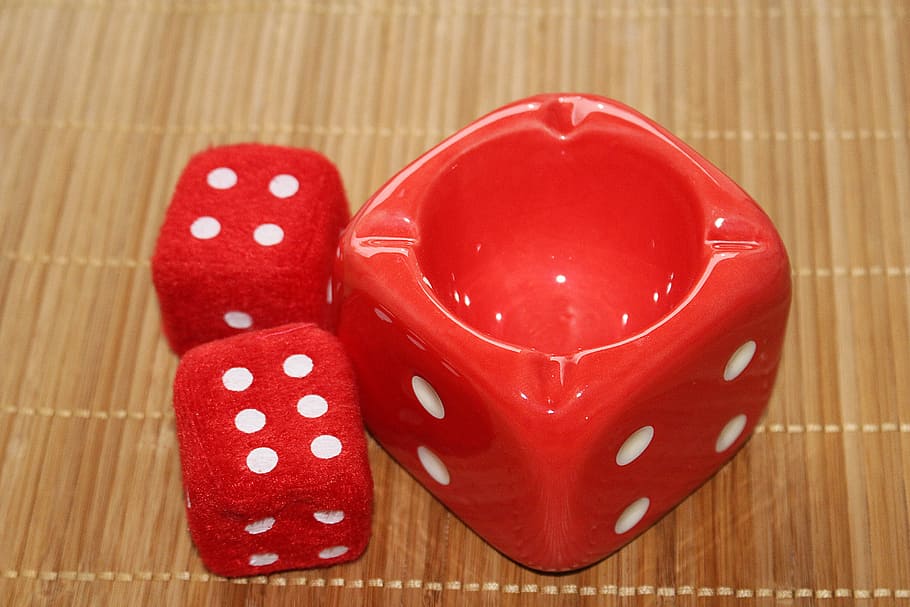 cube, ashtray, red, gambling, wood - Material, indoors, close-up HD wallpaper