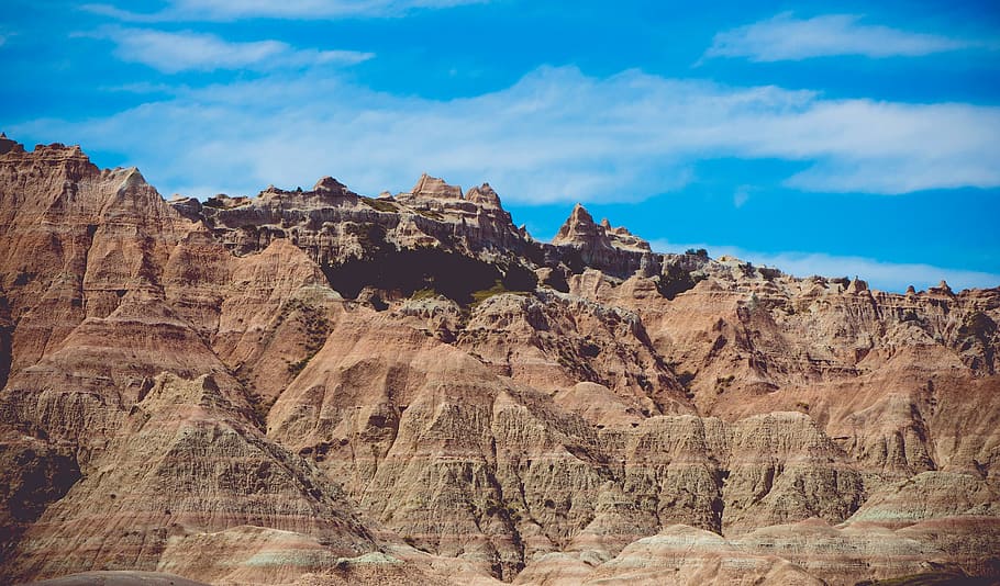 brown rocky mountain under blue sky, nature, mountains, landforms HD wallpaper