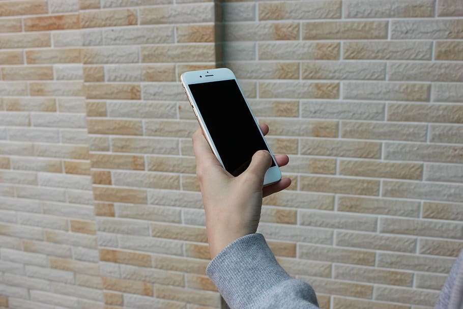 iphone, 6, 6s, hand, girl, apple, wall, ios, honeycomb, data HD wallpaper