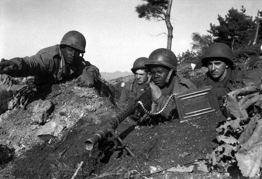 Soldiers from the U.S. 2nd Infantry Division near the Ch'ongch'on River, Korean War