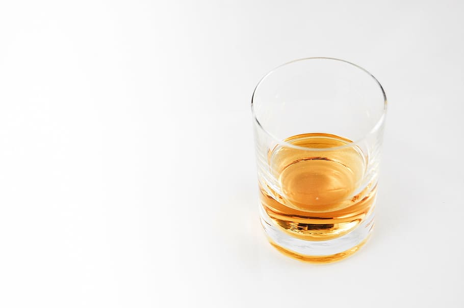 alcohol, bar, brown, cup, drink, glass, rum, scotch, vodka HD wallpaper