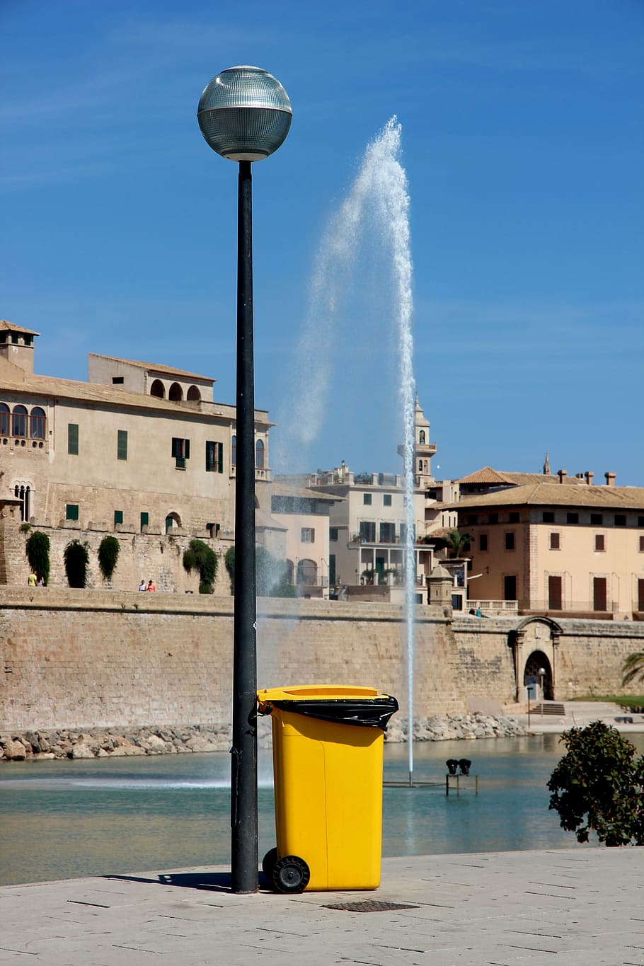 lantern, water feature, dustbin, light, built structure, building exterior HD wallpaper