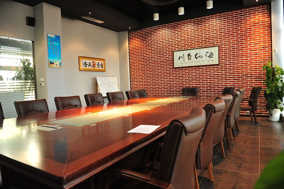 empty brown wooden conference table, conference room, the company, HD wallpaper