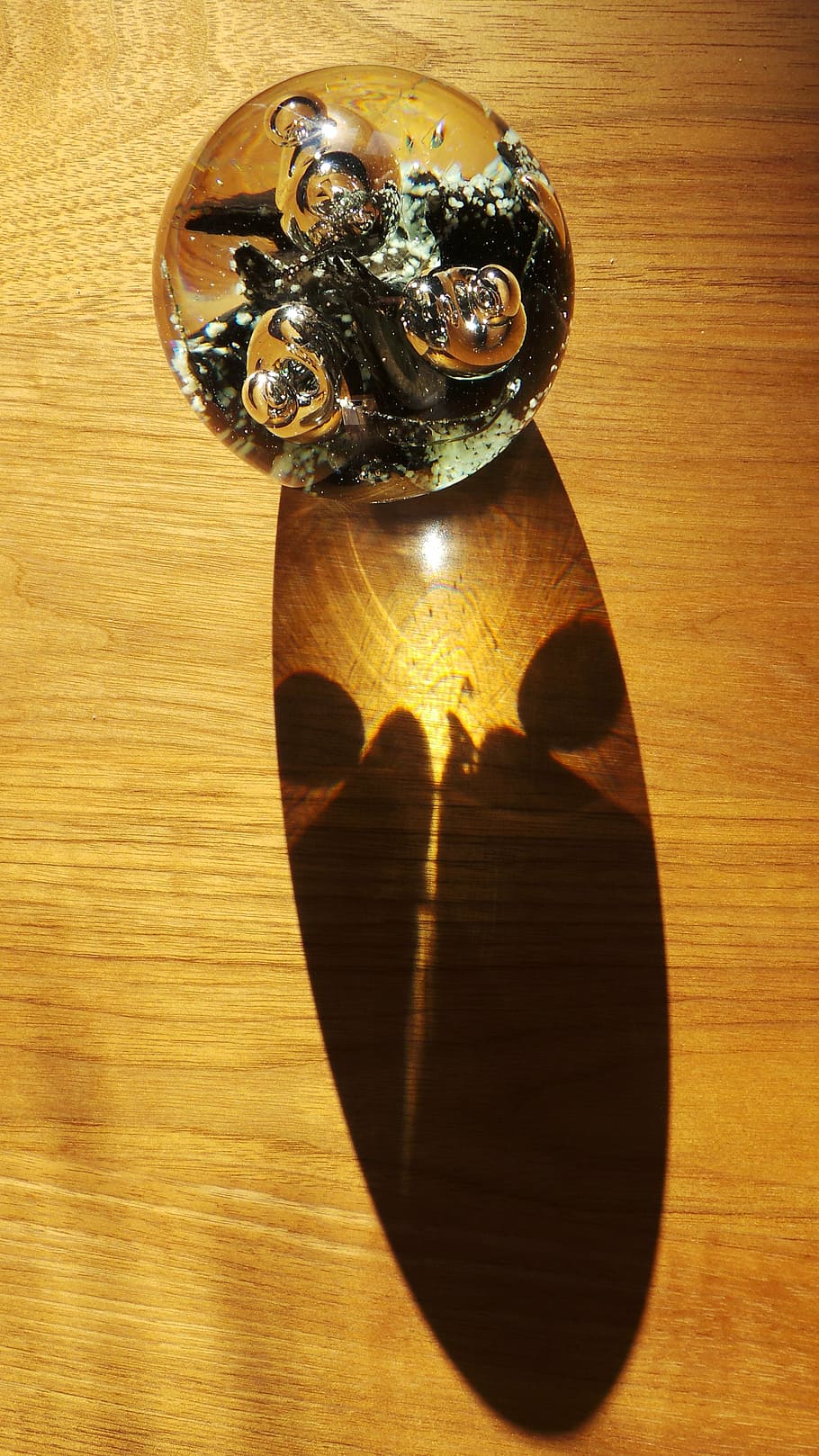 glass ball, light, shadow mirror, table, wood - material, still life HD wallpaper
