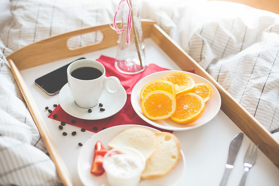 Fresh & Romantic Morning Breakfast in Bed, coffee, coffee beans, HD wallpaper