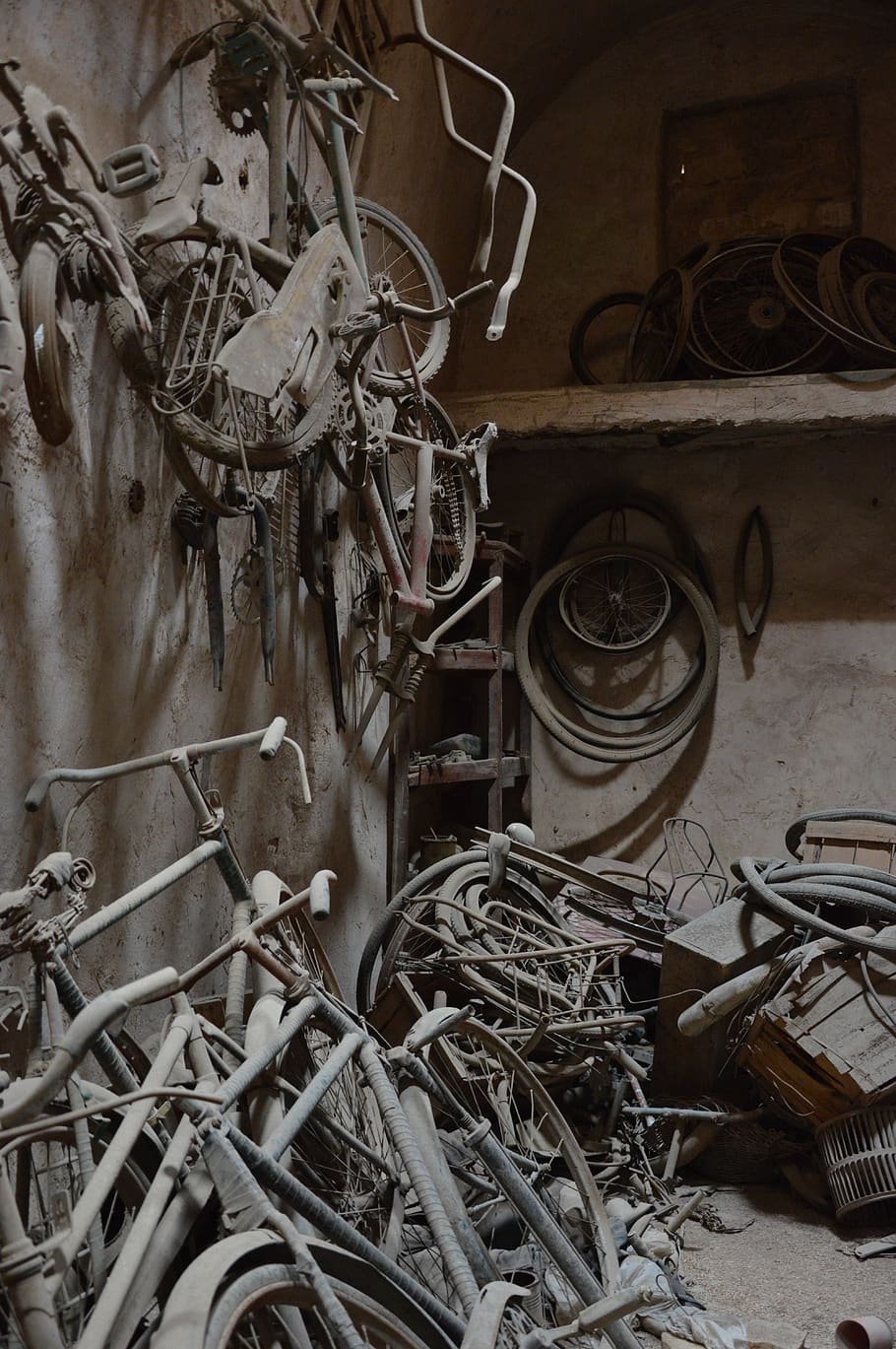 chaos, scrap, garbage, old, no people, damaged, messy, abandoned HD wallpaper