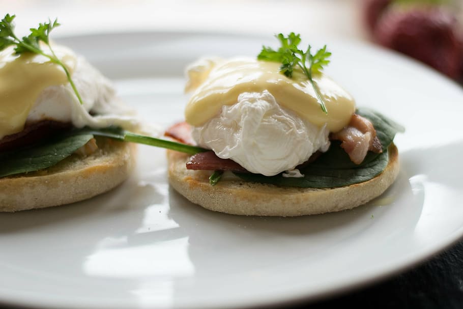 cooked food, breakfast, eggs benedict, poached, delicious, hollandaise HD wallpaper