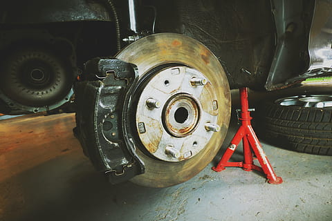 red vehicle stand under black vehicle, brake, disk, disc brake HD wallpaper