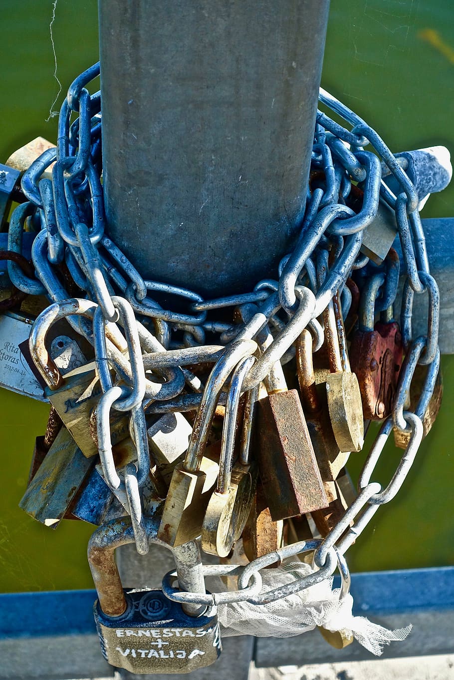 locks, padlocks, security, connecting, secure, chain, metal HD wallpaper