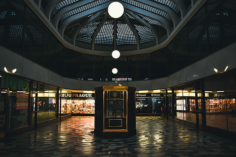 commercial building center stall, ticketing booth in the middle of building HD wallpaper