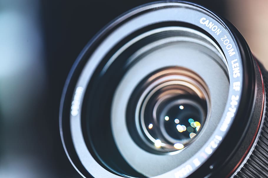 Closeup shot of a zoom lens for Canon DSLR cameras, technology