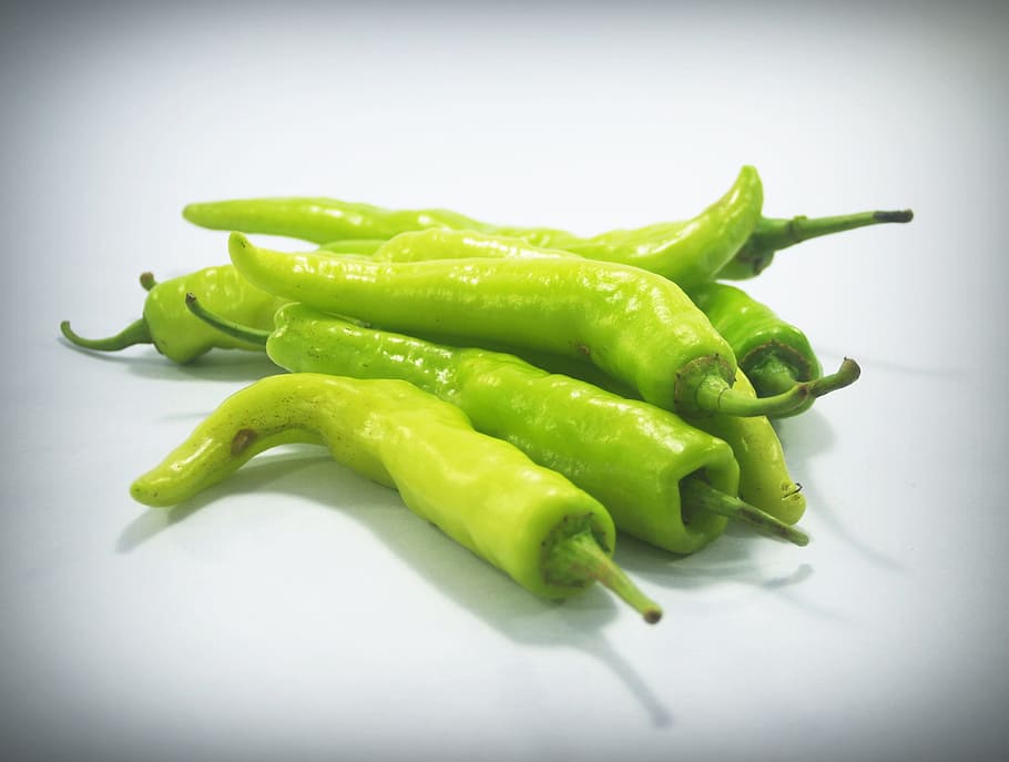 green chili, chilli, pepper, red, hot, paprika, white, mexico HD wallpaper