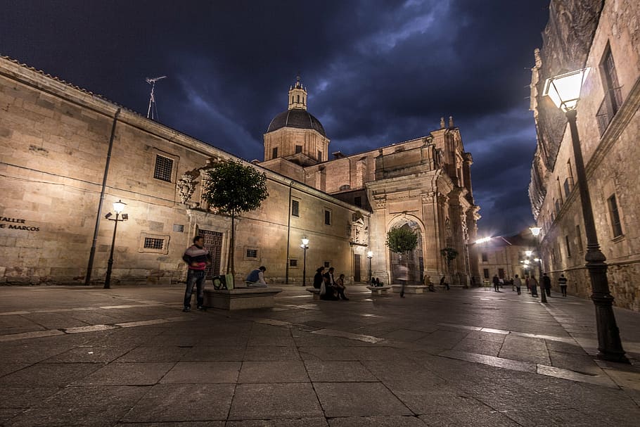 people standing beside cathedral, salamanca, plaza, church, architecture, HD wallpaper