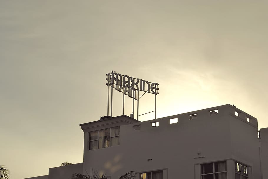 white concrete building under cloudy sky during daytime, white concrete building HD wallpaper