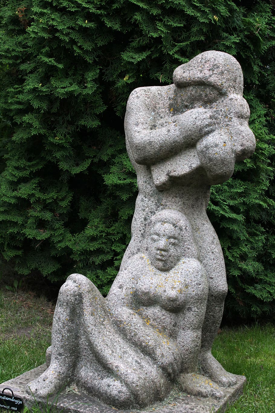 statue-nature-garden-gray.jpg