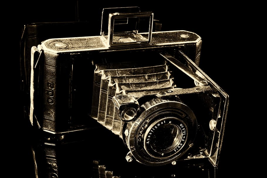 black vintage camera on black surface, balgenkamera, old, nostalgic HD wallpaper