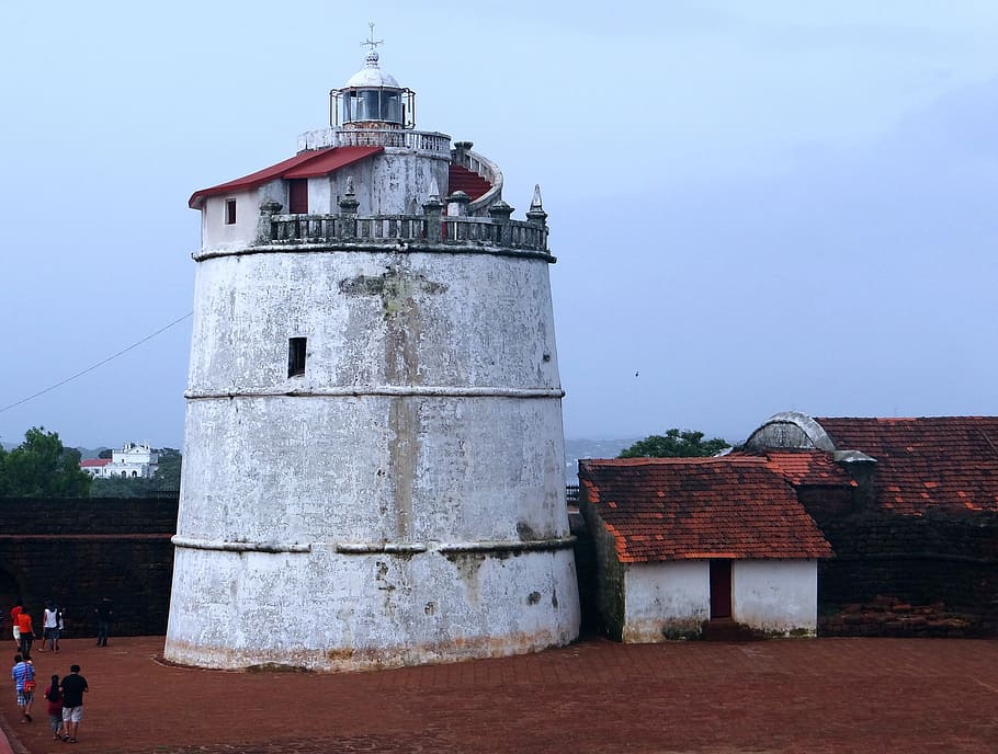 aguada fort, lighthouse, portugese fort, 17th century, goa
