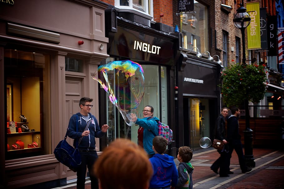 two person playing bubble on street, soap bubble, dreams, transparent HD wallpaper