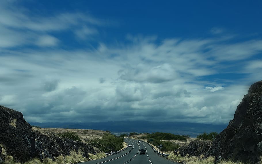 landscape photo of road during daytime, gray asphalt road, vehicles HD wallpaper