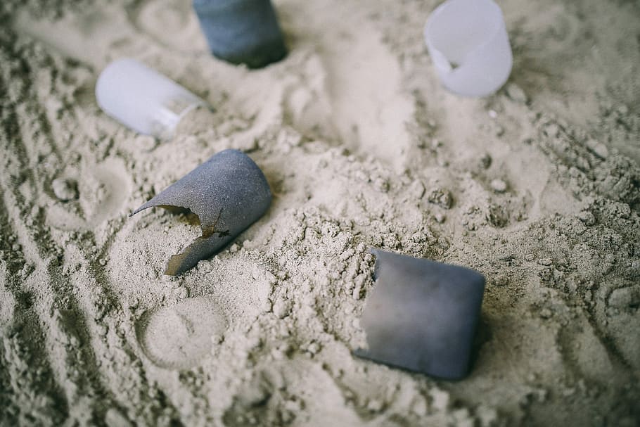 Various things in the beach sand, outdoors, items, close-up, selective focus HD wallpaper