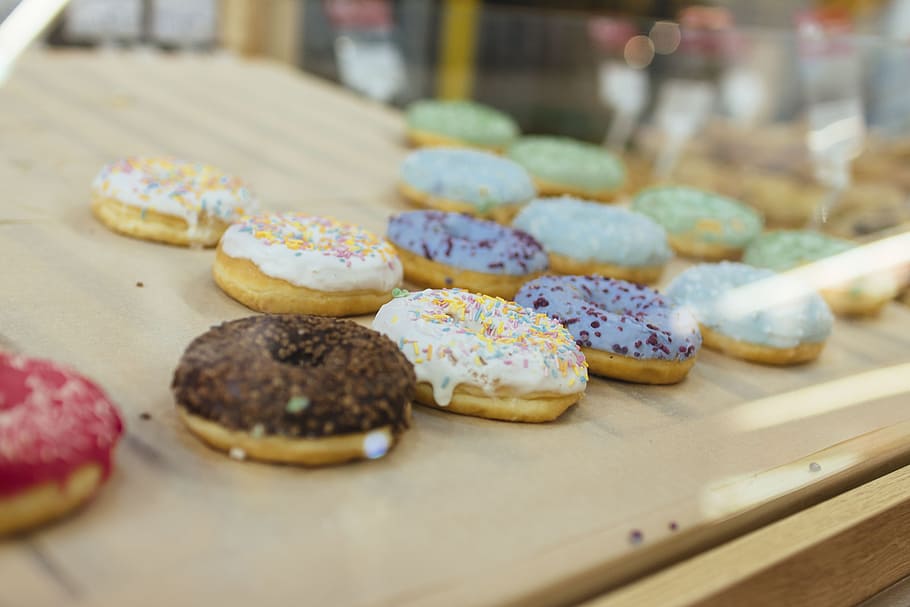 sweets, sprinkles, chocolate, bread, pastry, donuts, glass HD wallpaper