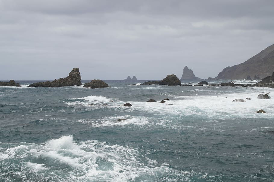 0 coast. The Coast of the uk are Washed by the North Sea, the Irish Sea and the Atlantic Ocean.. Atlantic Seacrest.