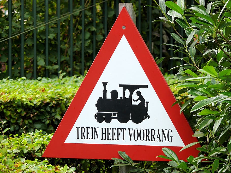 Warning Sign, Train, Efteling, triangle shape, danger, day HD wallpaper