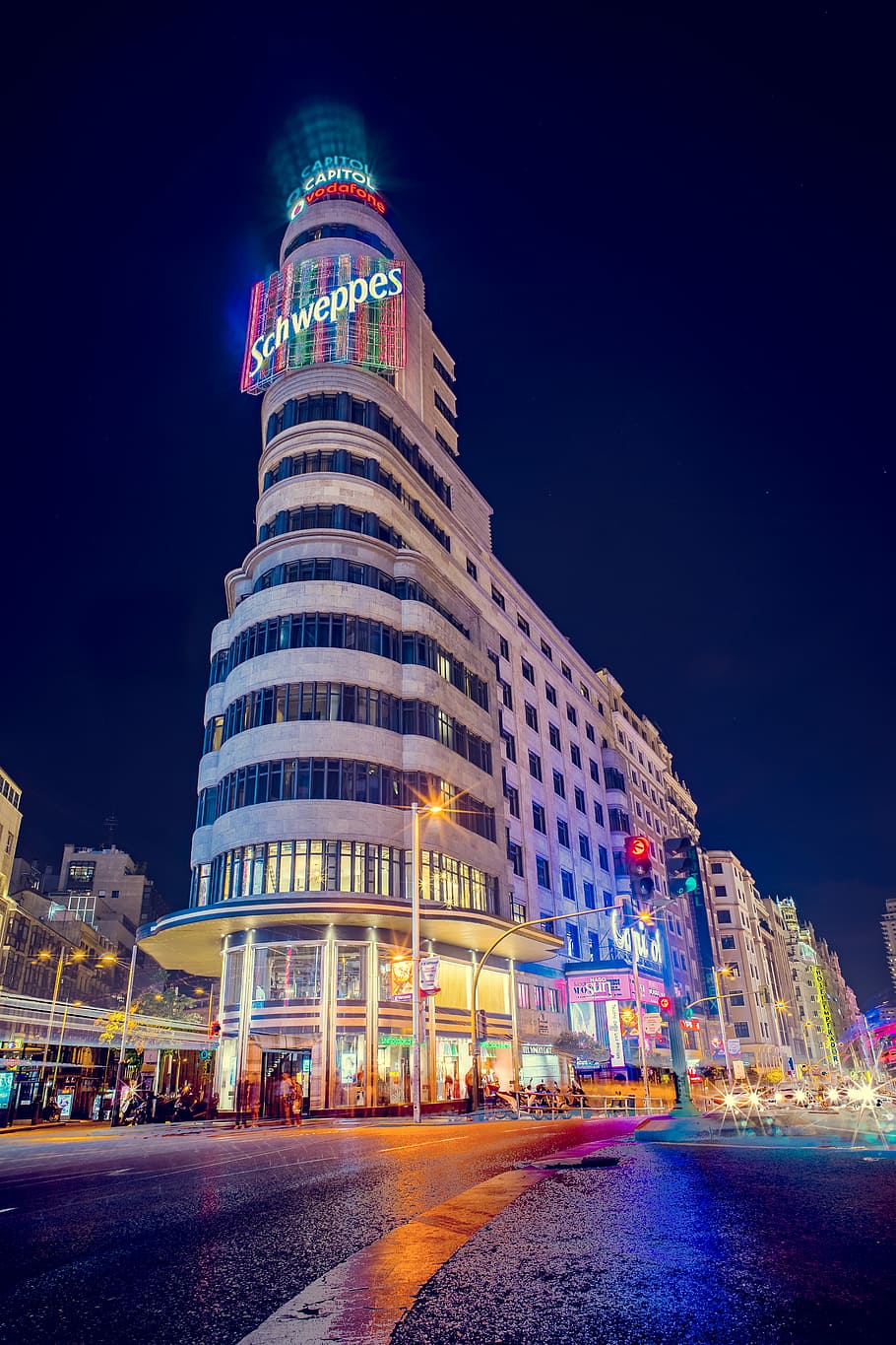 gray Schweppes building turn-on lights during night time, white painted building during nighttime HD wallpaper
