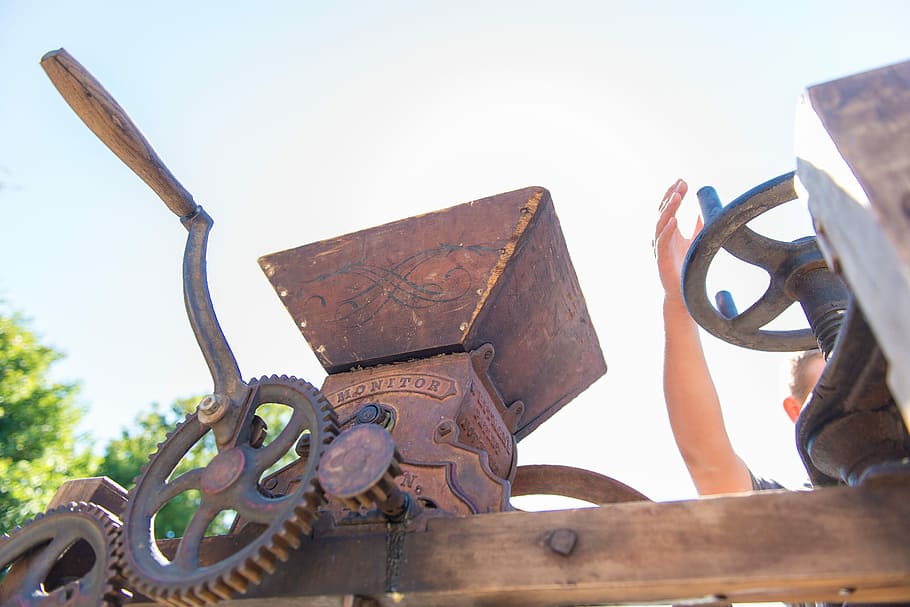 Cider Press, Fall, Apples, harvest, antique, farm, one man only HD wallpaper