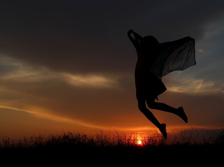 silhouette of woman, sun, shadows, play, sunset, girl, sky HD wallpaper