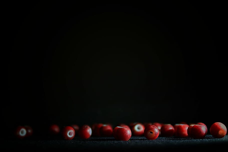 macro, buzz, dark, balls, red, black Color, close-up, black background HD wallpaper