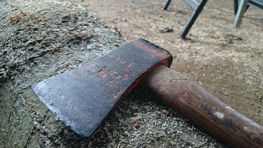 axe, trunk, carpentry, waste, sawdust, metal, day, high angle view HD wallpaper
