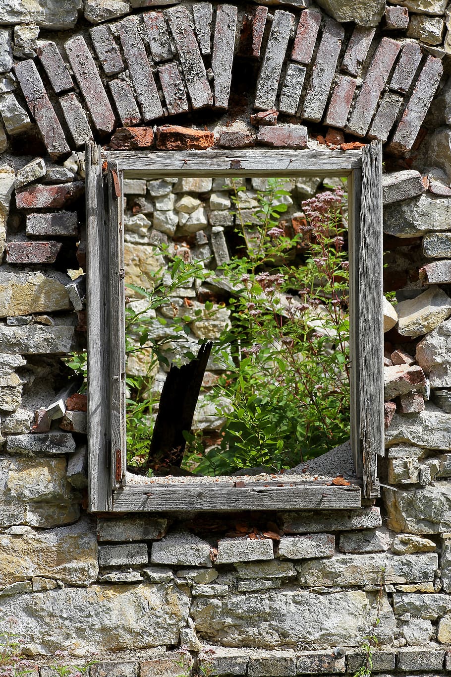 wall, frame, by looking, masonry, brick, ruin, ruined house HD wallpaper