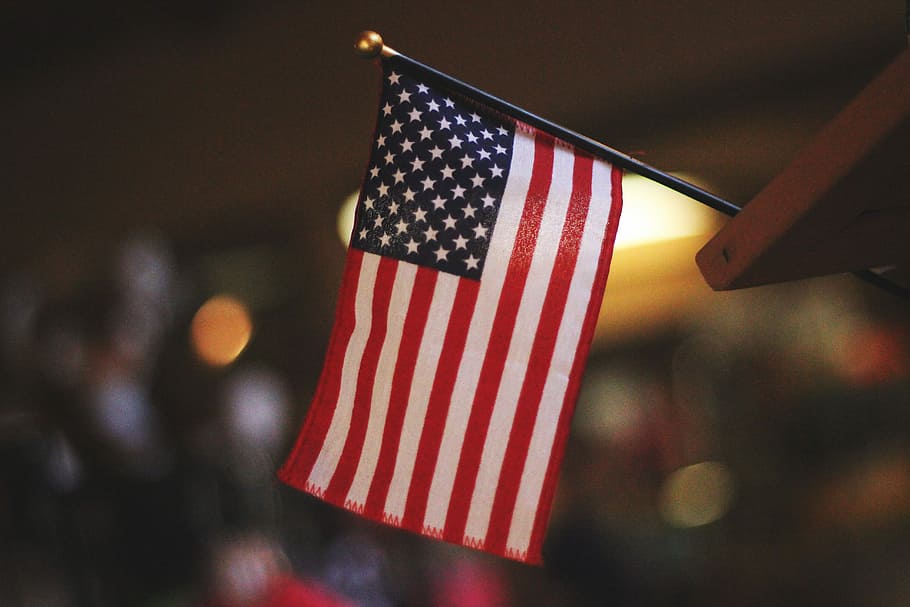 selective focus photography of USA flaglet, selective focus photography of American flag