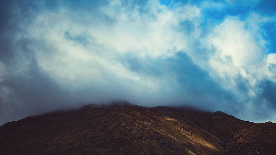mountain under the clouds, mountain covered with clouds, mountain in cloud HD wallpaper