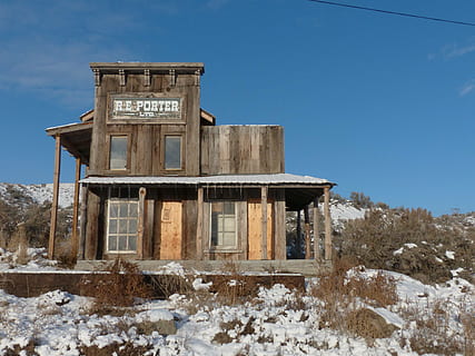 brown wooden 2-storey house surrounded by snow, deadman, ranch HD wallpaper