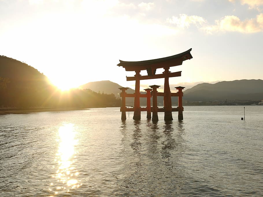 red wooden arch on calm body of water during golden hour, building, HD wallpaper