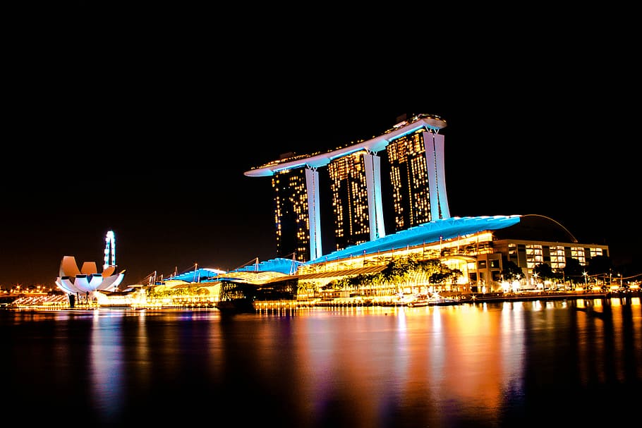 Marina Bay Sands at night, dark, building, architecture, sea HD wallpaper