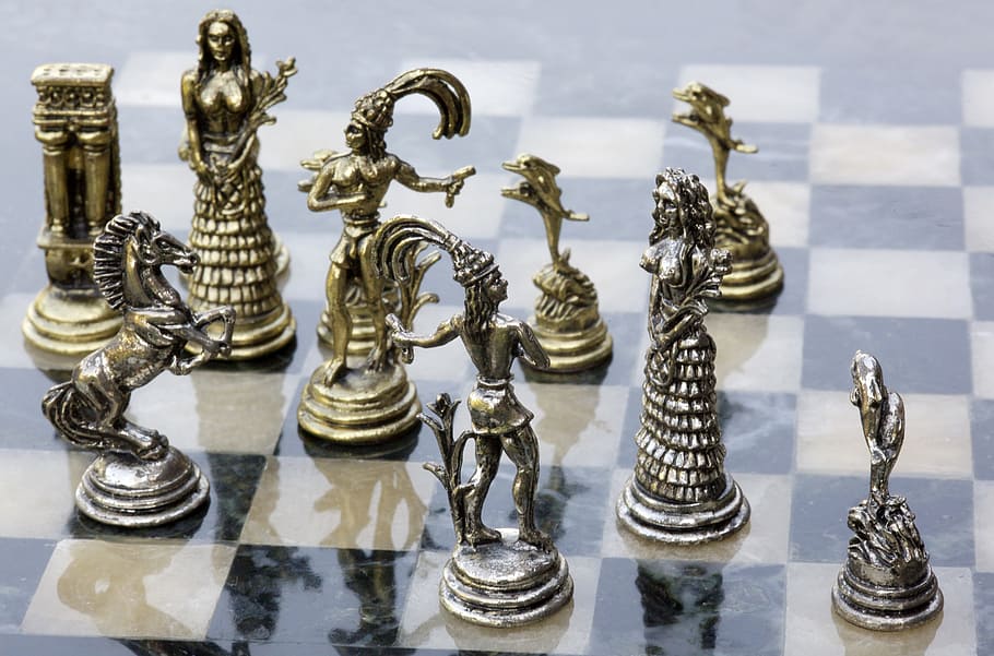 Chess Board, Chess Pieces, Silver, firures, game, think, strategy HD wallpaper