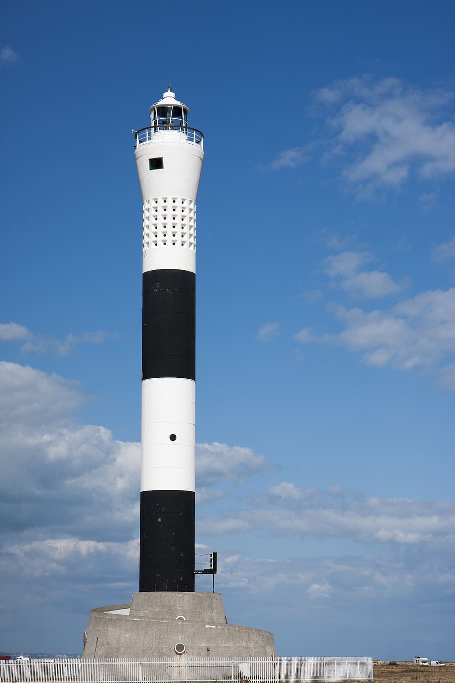 lighthouse, sky, blue, clouds, tall, building, architecture HD wallpaper
