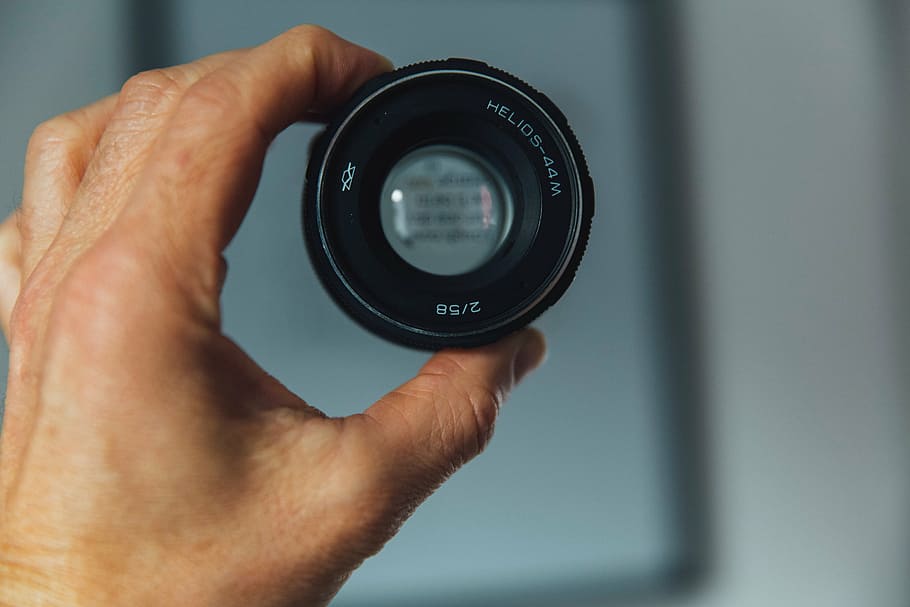 person holding black camera lens, hand, blur, photography themes HD wallpaper