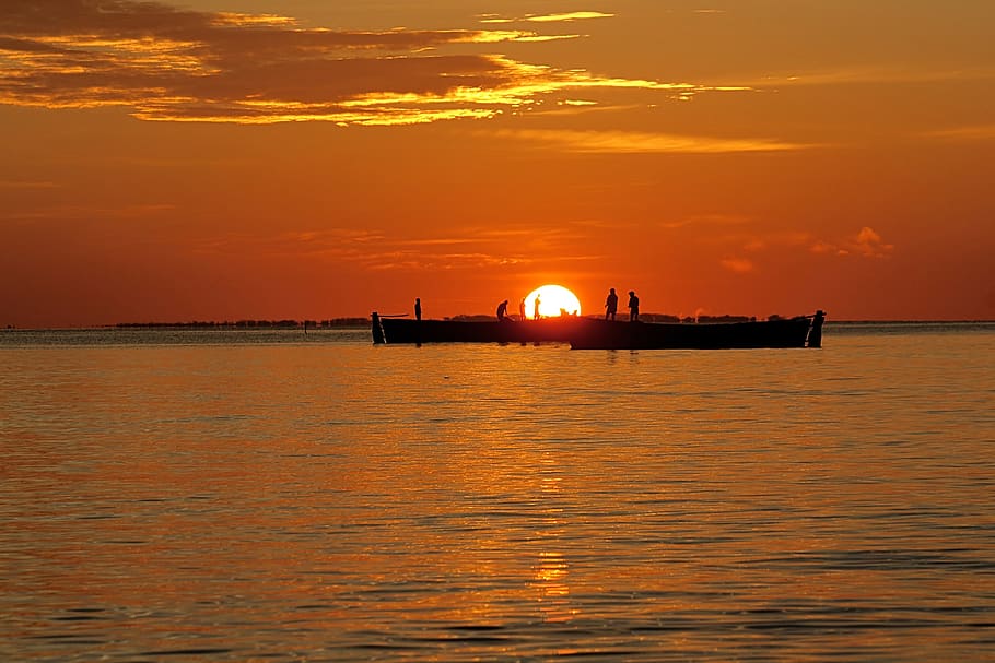 sunset, water, dawn, dusk, evening, sea, silhouetted, sky, reflection HD wallpaper