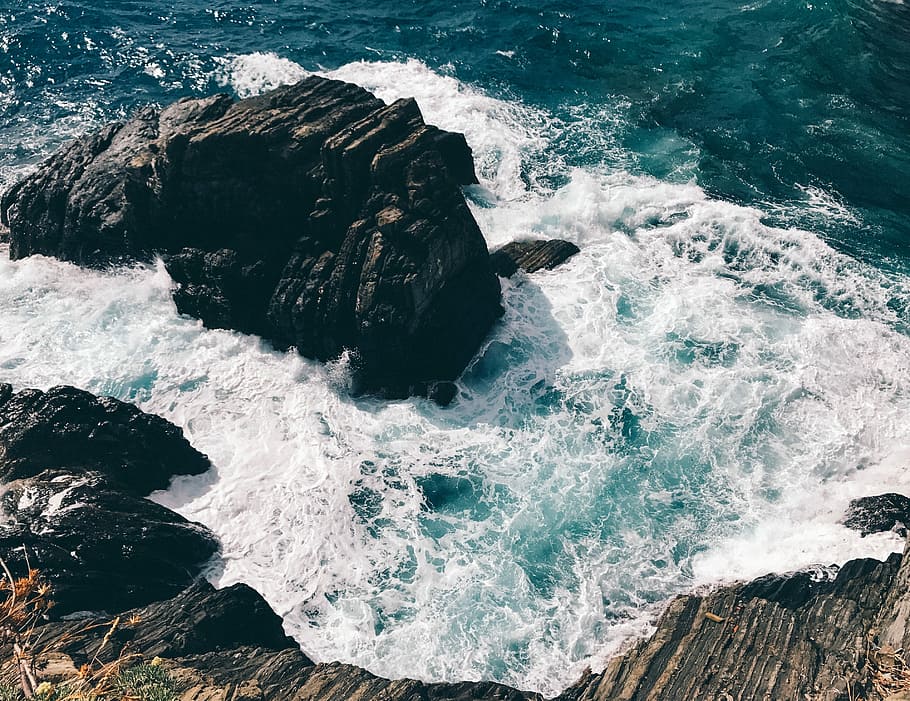 The rock, black rock formation hits sea wave at daytime, swell HD wallpaper