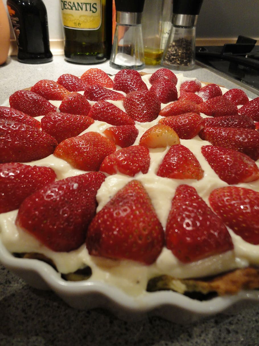 strawberry cake, red, dessert, close, delicious, baked goods HD wallpaper