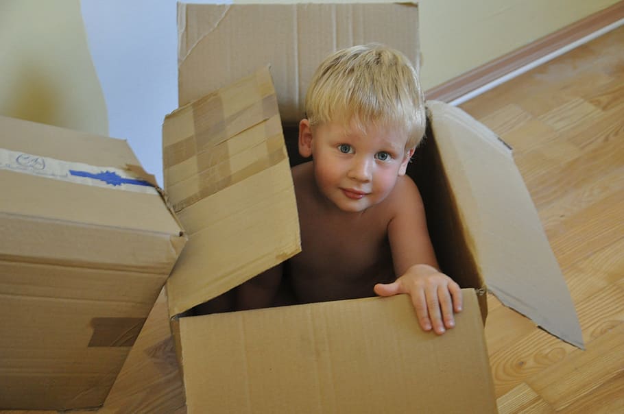 boy inside box, child, game, package, kid, gift, moving to HD wallpaper