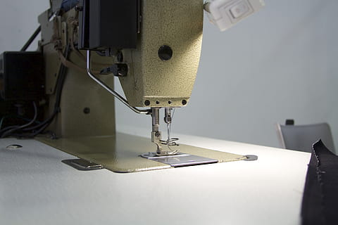 sewing machine beside painted wall, needle, thread, tailor HD wallpaper