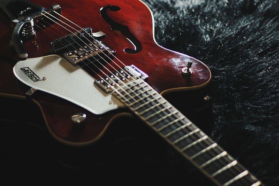 white and red electric guitar, focus photograph of black electric guitar, HD wallpaper