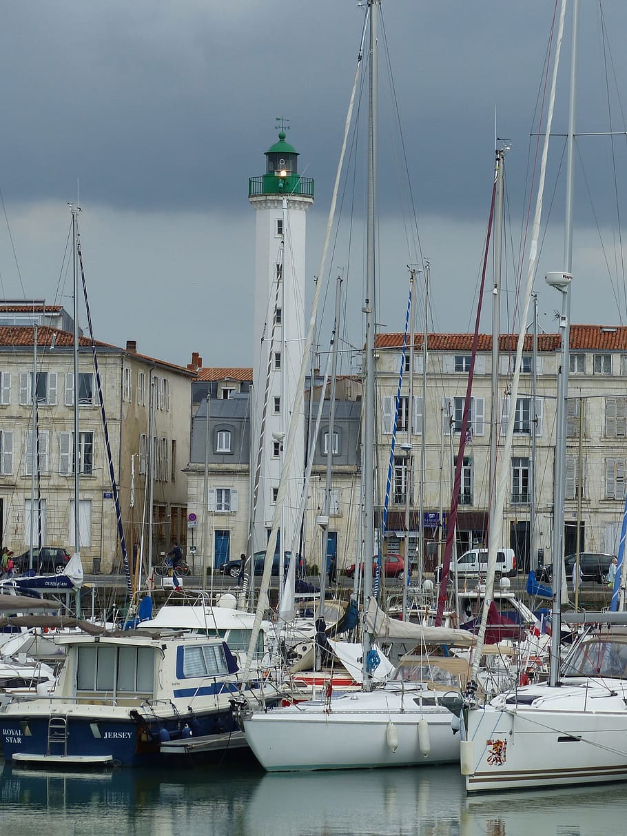 lighthouse, beacon, navigation, port, marina, sailboats, bitter HD wallpaper