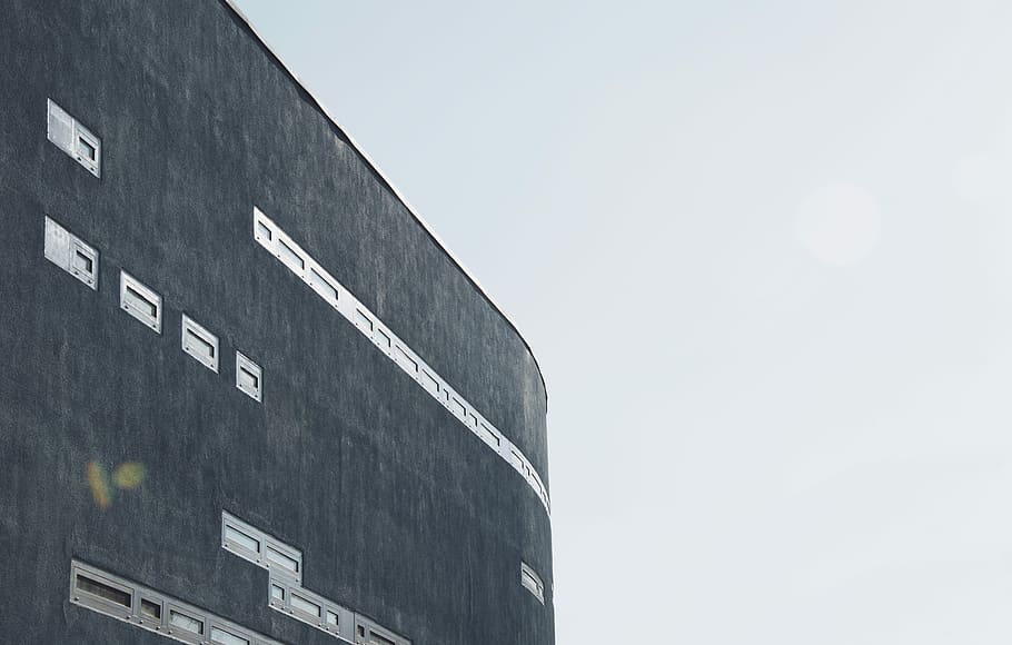 Look up 2, black concrete building during daytime, sky, window HD wallpaper