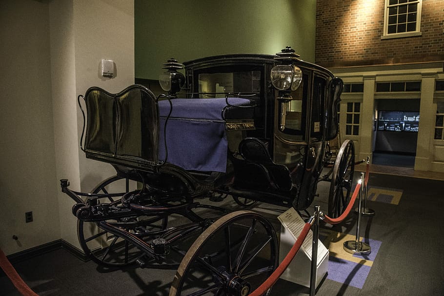 Carriage for travel in Tennessee Museum, cart, public domain